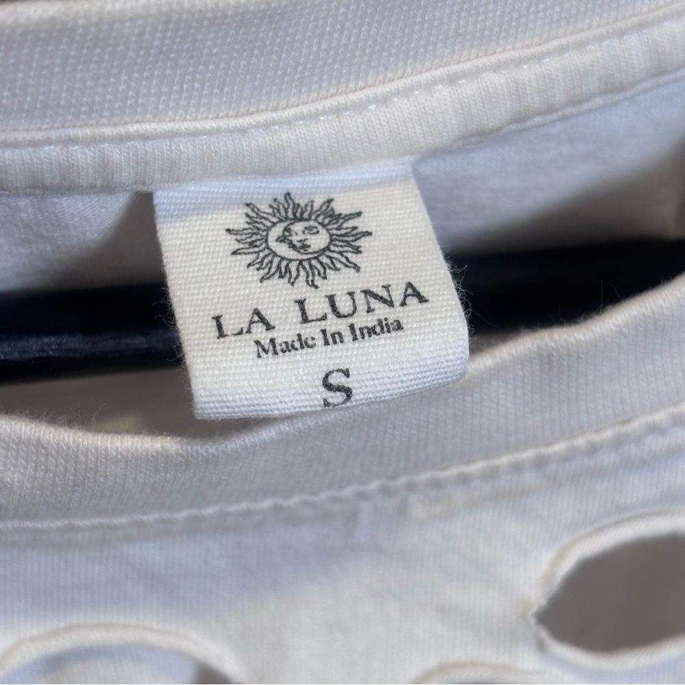 White Graphic Crop Top - Picture 11 of 13
